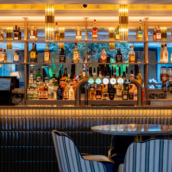 Lillie's Restaurant Bar - Mount Errigal Hotel